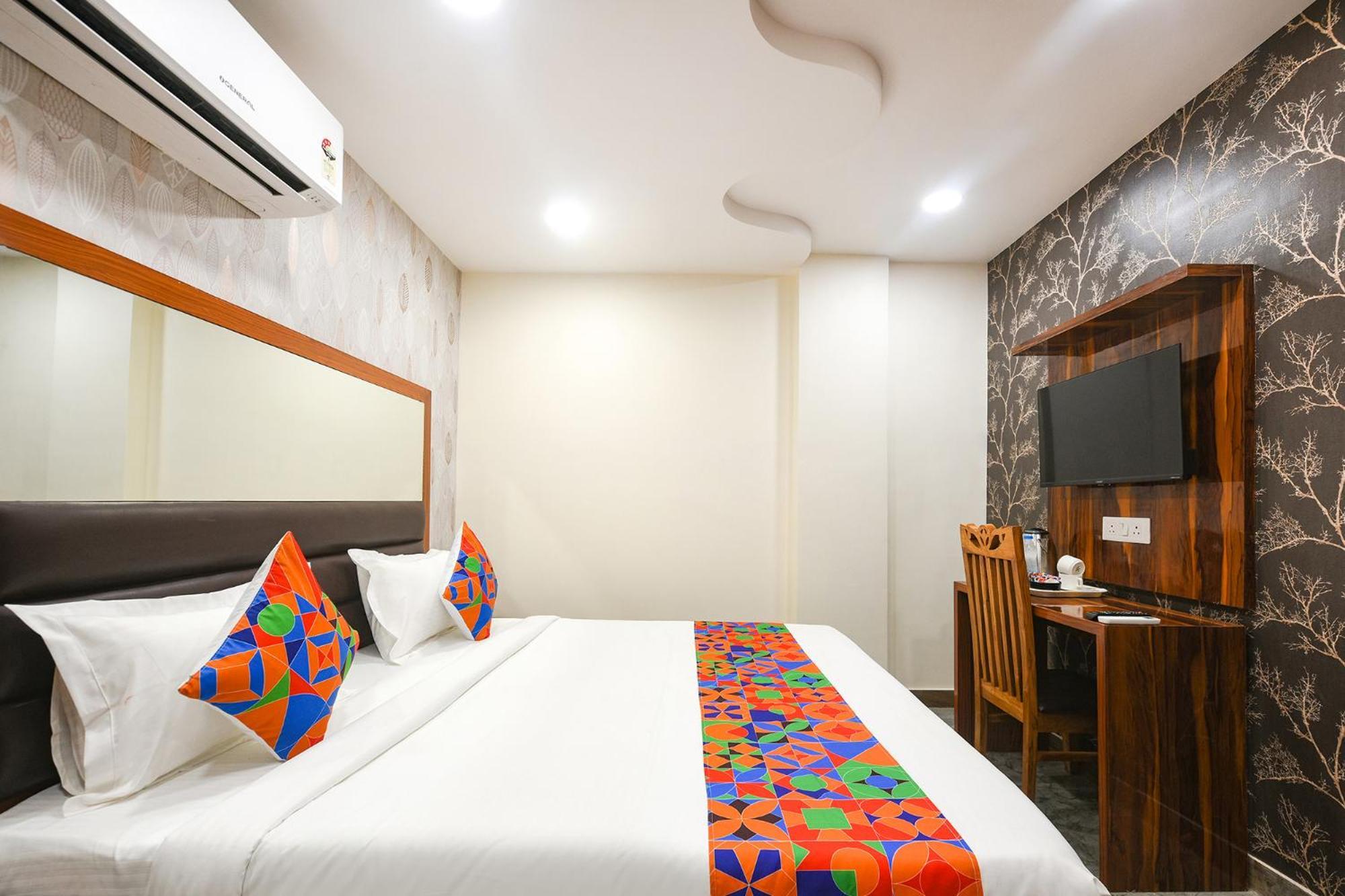 Fabhotel Mona Continental - Nr Laxmi Nagar It Hub Nova Deli Exterior foto