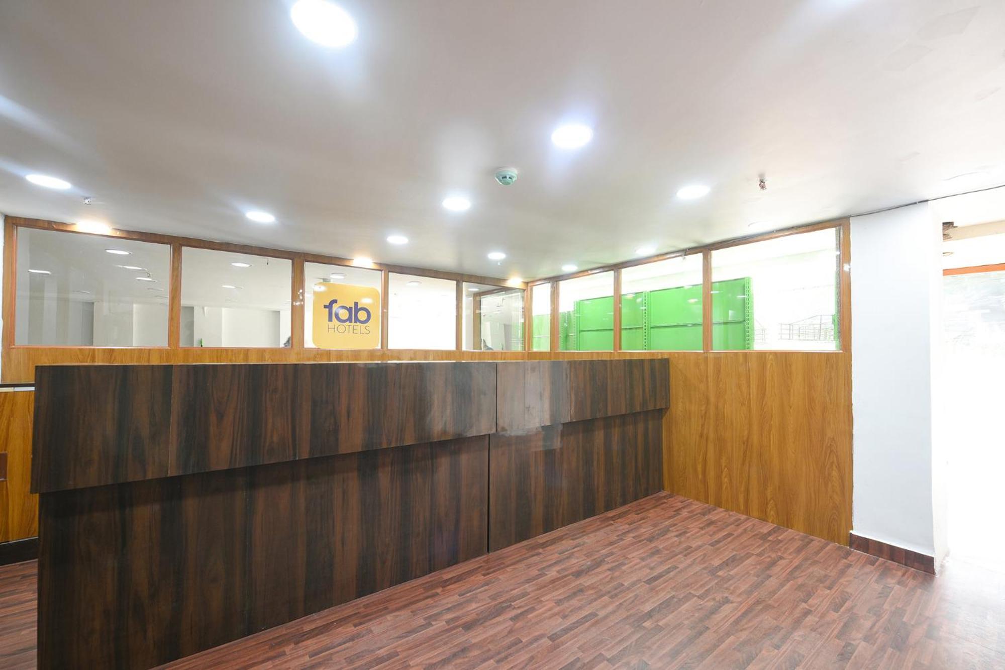 Fabhotel Mona Continental - Nr Laxmi Nagar It Hub Nova Deli Exterior foto
